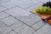 Плитка тротуарная Steingot Granit Premium Бавария высота 60мм Bianco Nero частичный прокрас Центр Кровли