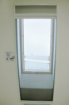 картинка Штора+москитная сетка Fakro AMD Duet 55x200 (белые направляющие RAL 9016, штора белая blackout RAL 1601) Центр Кровли